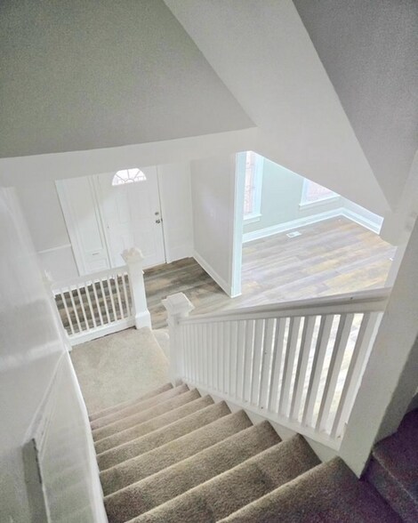 Building Photo - 2908 Hilldale Ave