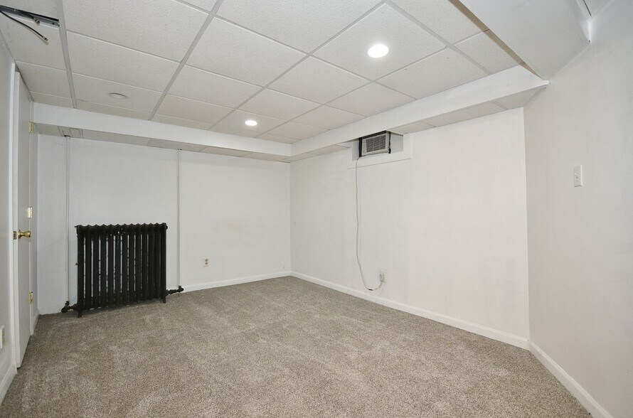 Building Photo - 2106 West St