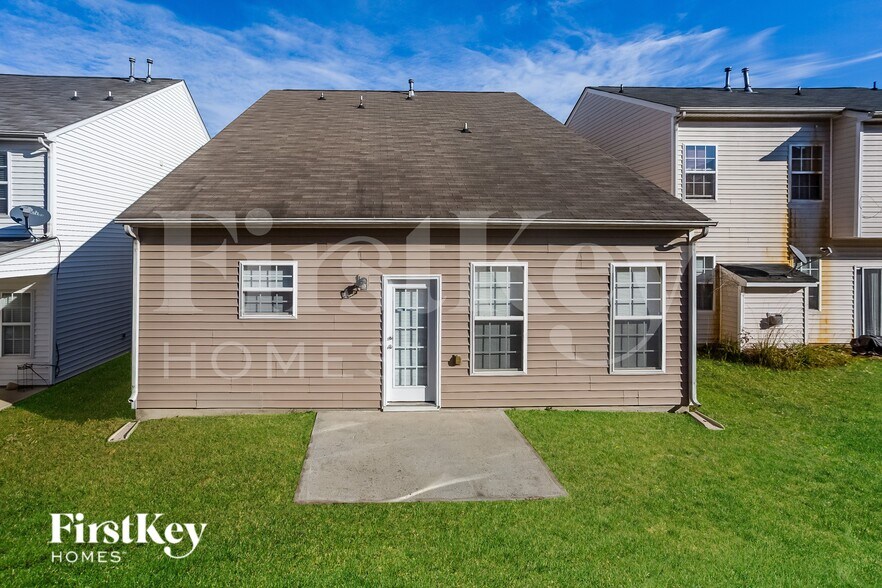 Building Photo - 4915 Abercromby St