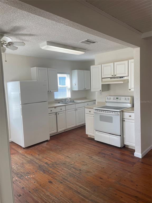 Building Photo - 311 Lakedale Dr