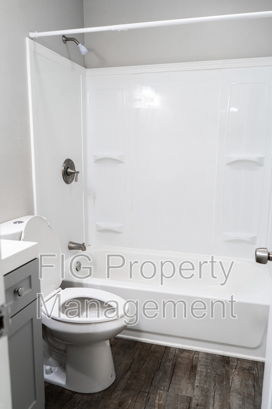 Building Photo - 109 Louella Dr