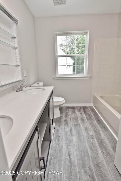 Building Photo - 557 Marco Way