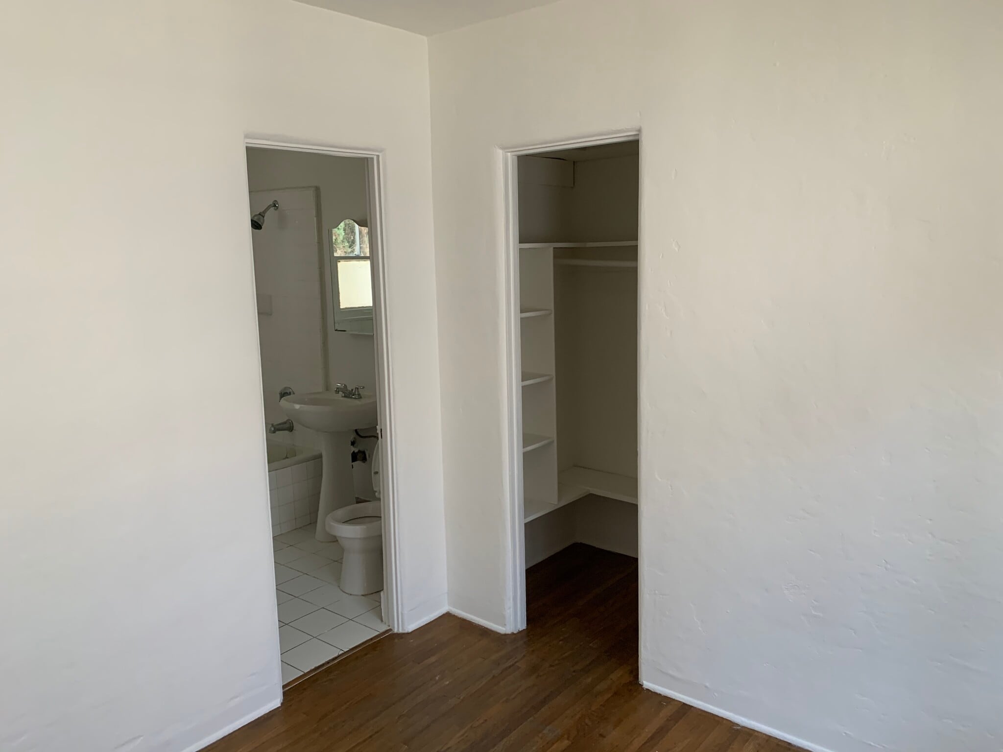 Building Photo - 1645 Sargent Pl