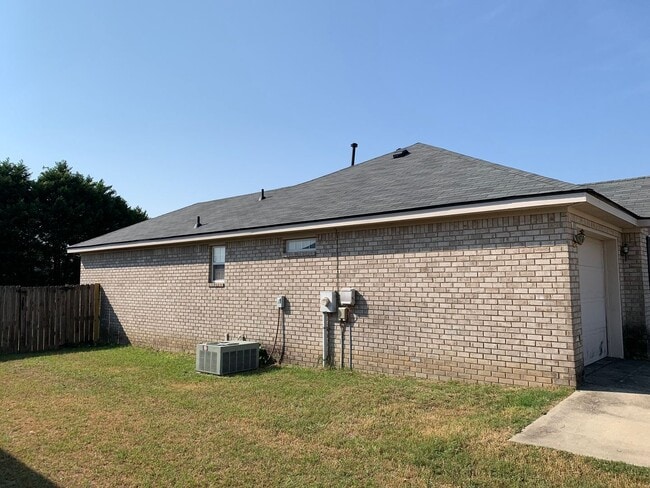 Building Photo - Close to Gate 6 Ft. Eisenhower.