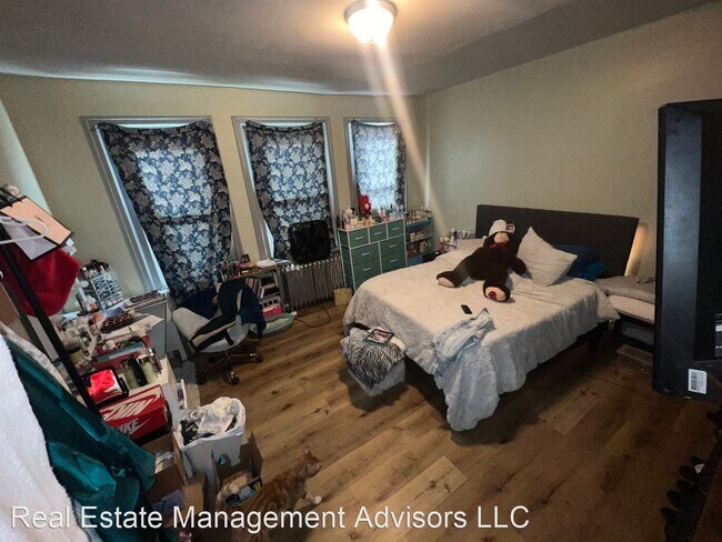 Building Photo - 3 br, 1 bath House - 1013 East Tioga Street