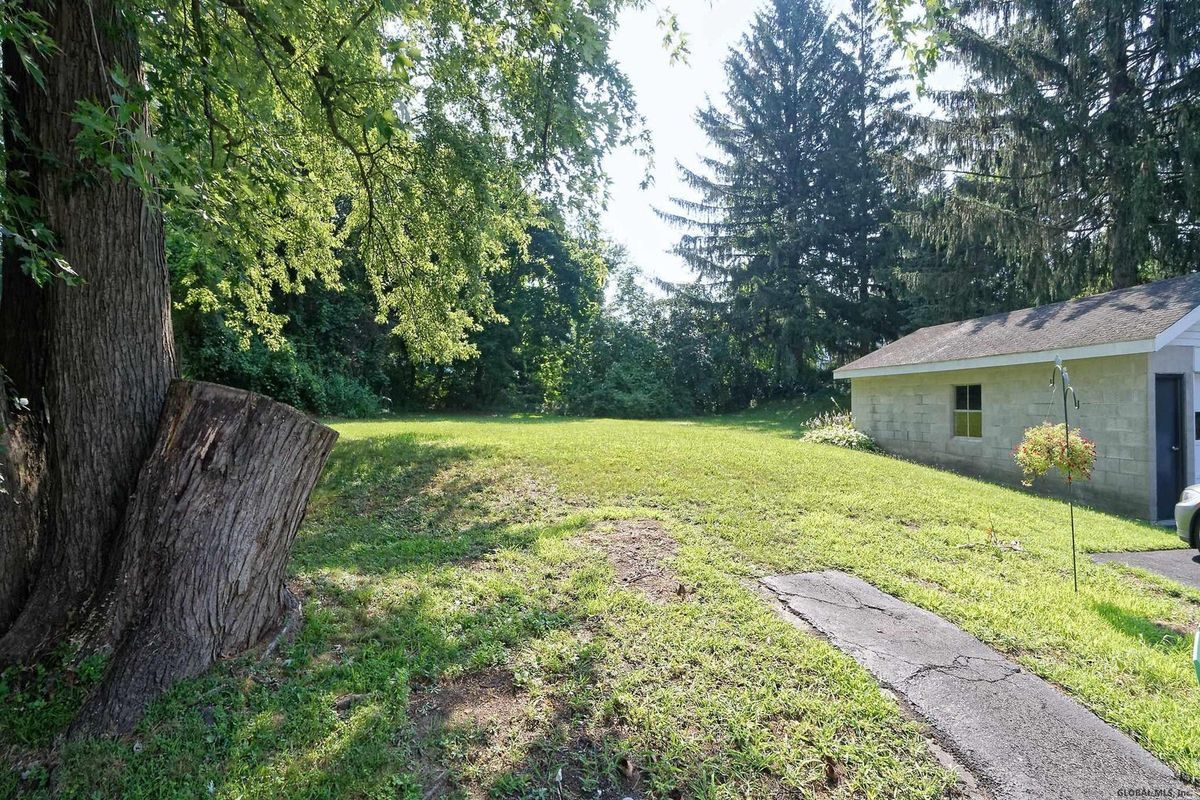 Building Photo - 263 N Greenbush Rd