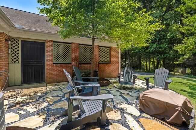 Building Photo - 2 Bedroom 2 Bath duplex in Auburn Now Available!
