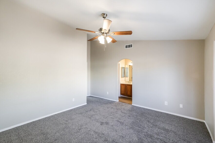 Building Photo - 3295 S Rainburst Pl