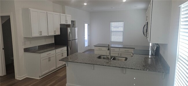 Building Photo - 1378 W Mt Comfort Rd