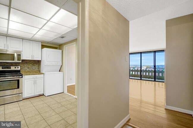 Building Photo - 6301 Stevenson Ave