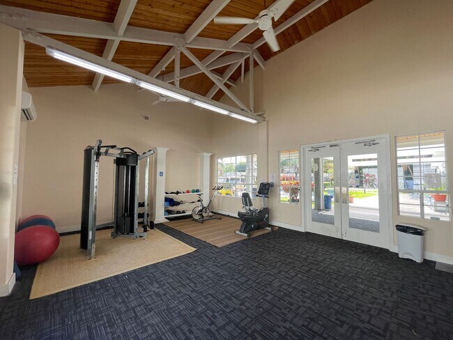Building Photo - 545B Mananai Place Unit #28