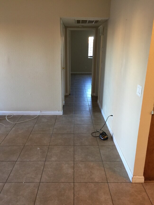 Building Photo - 1372 Pattee Cir