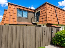 Building Photo - 2124 White Pine Cir