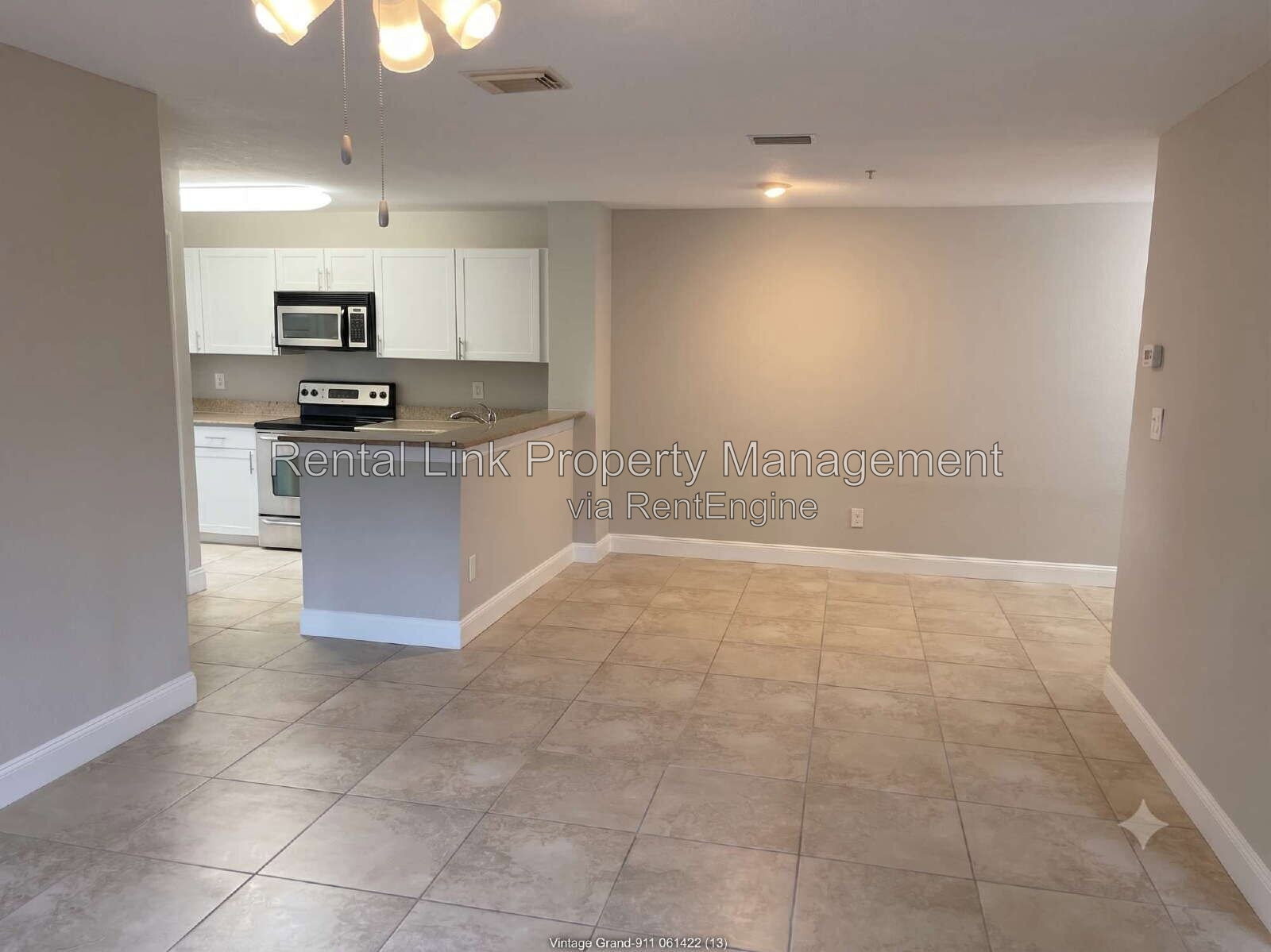 Building Photo - 4036 Crockers Lake Blvd
