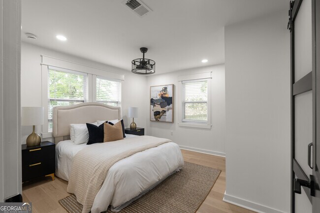 Building Photo - 1180 Fleming St