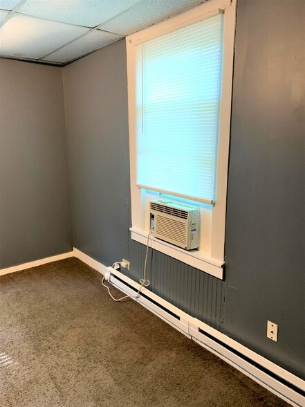 Building Photo - 997 Curran St NW