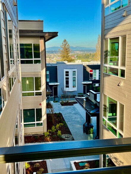 Building Photo - 2330 Yakima Ct