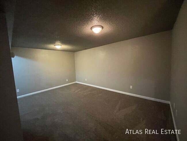 Building Photo - 2115 Bainbridge Rd