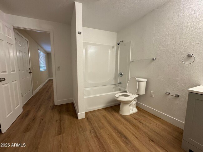 Building Photo - 2020 E Arbor Ave