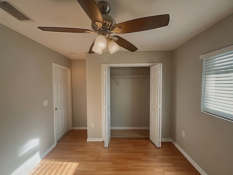 Private back bedroom. - 822 Nicholas Pky W