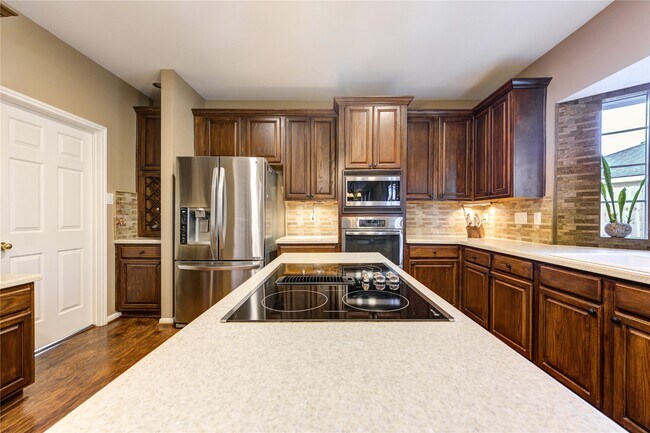 Building Photo - 3211 Hickory Grove Ln