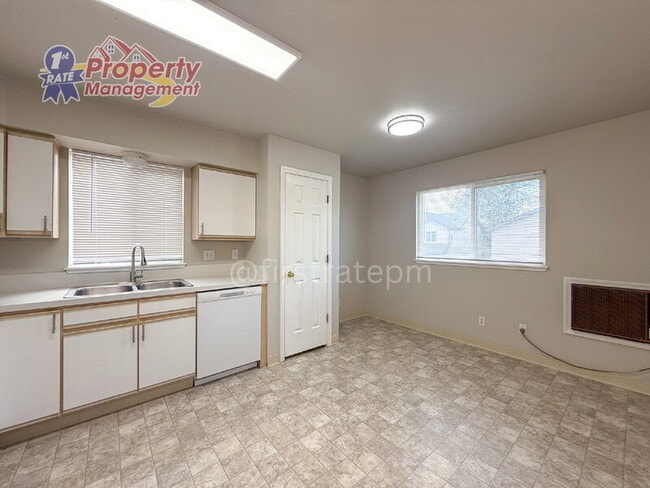 Building Photo - 5679 W Dorian Ln