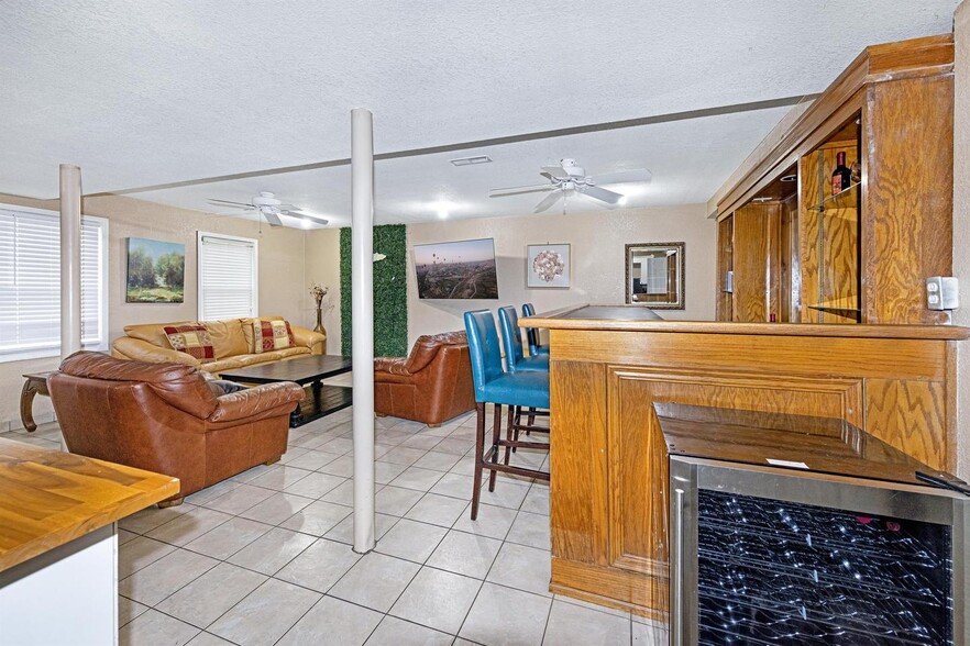 Primary Photo - 728 Saybrook Cir NW