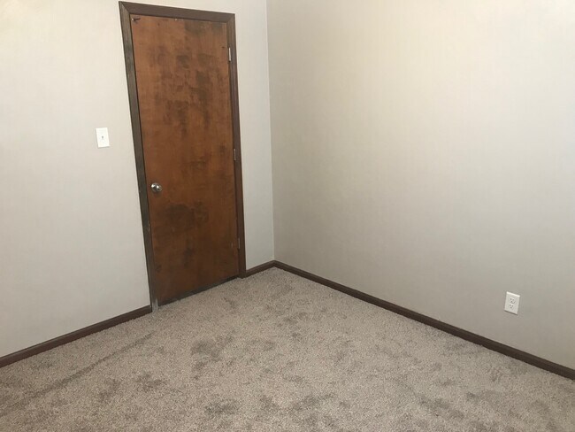 Bedroom - 3412 N Ten Mile Dr