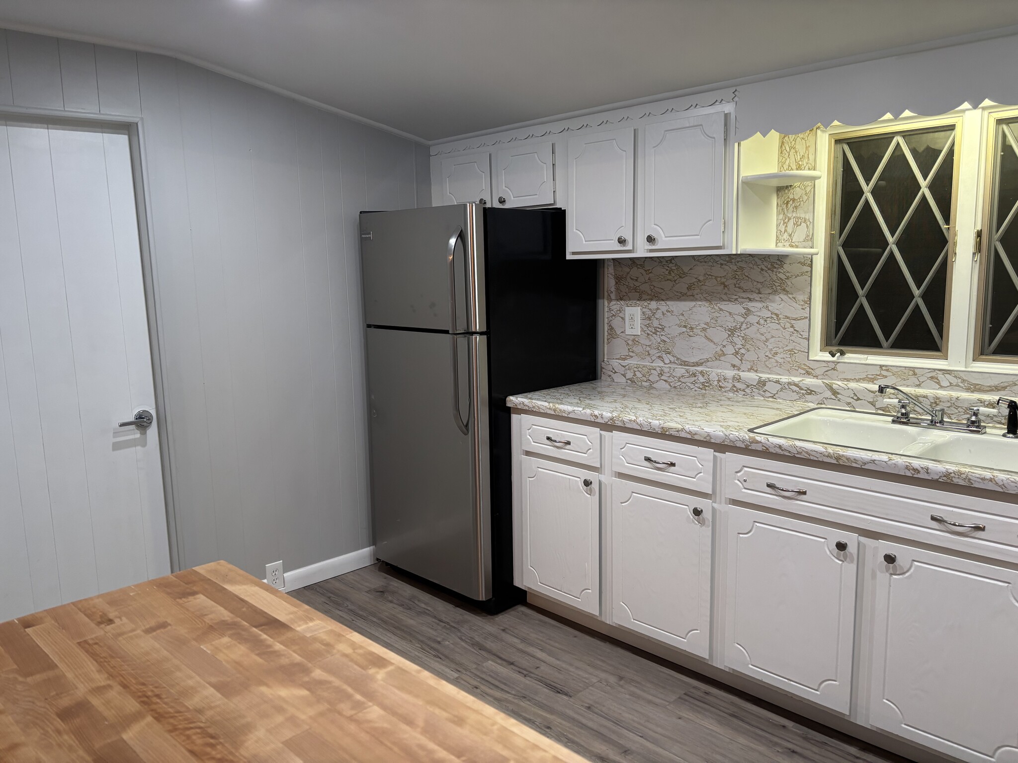 Kitchen - 39 Cleveland St