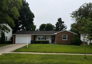 Building Photo - 5828 Satinwood Dr