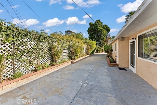 Building Photo - 2423 San Pasqual St