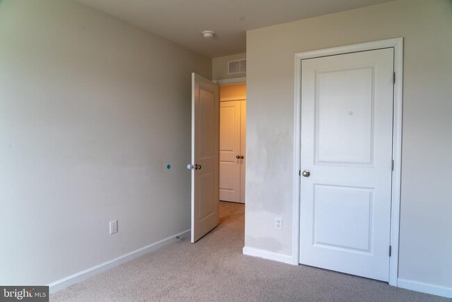 Building Photo - 57 Arlotta St