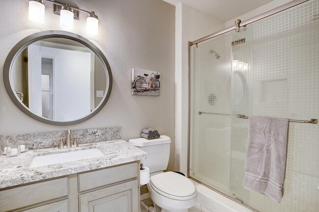 Building Photo - 9400 Doliver Dr