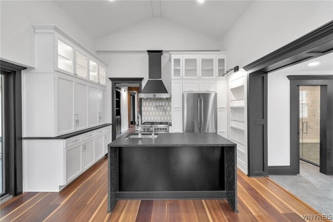 Building Photo - 9060 Main St