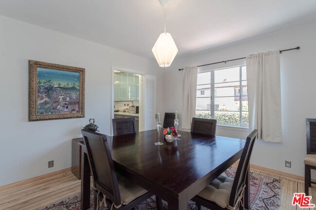 Building Photo - 10959 Strathmore Dr
