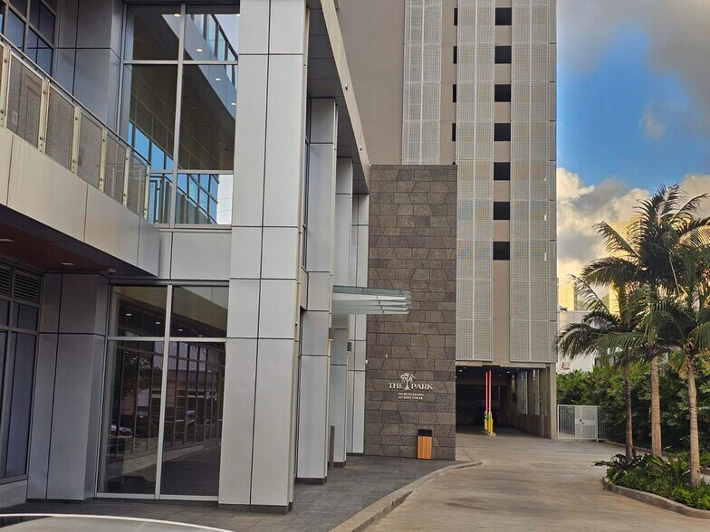 Building Photo - 1500 Rycroft St