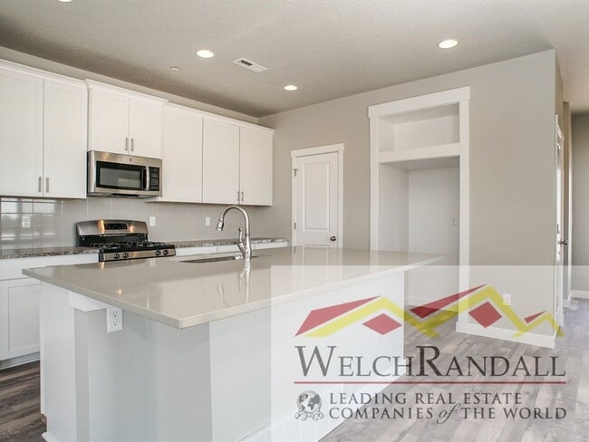 Building Photo - 3 bed 2.5 Bath Single-Family Home in Farmi...