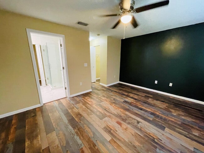 Building Photo - 4854 NW 58th Manor