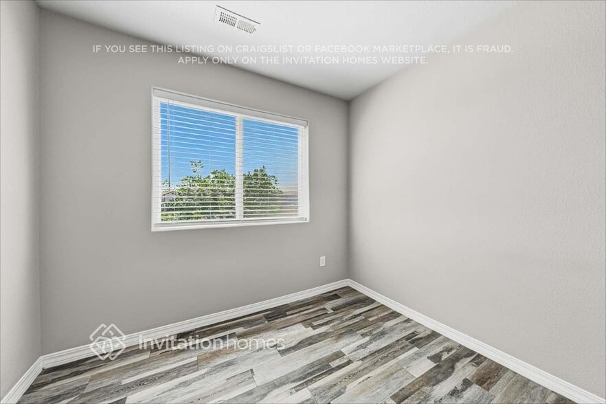Building Photo - 3614 Saguaro Cir