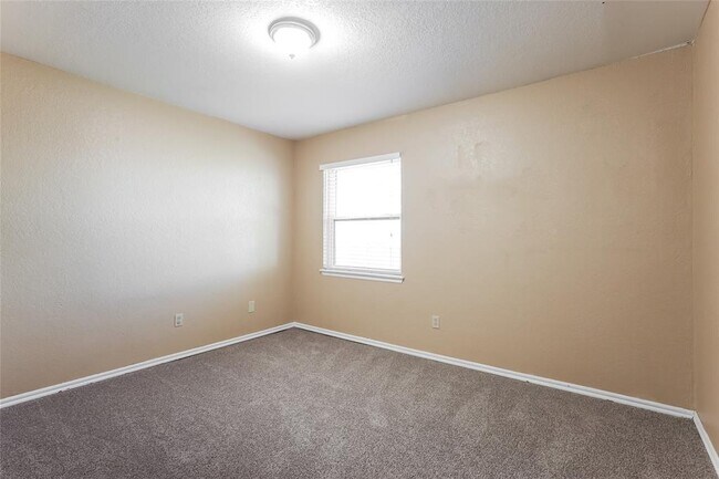 Building Photo - 2529 Amber St
