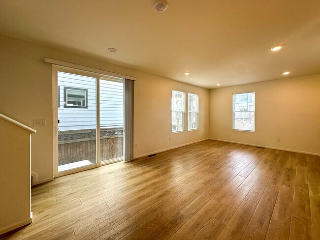 Building Photo - Painted Prairie 3bd 2.5ba paired house by DIA!