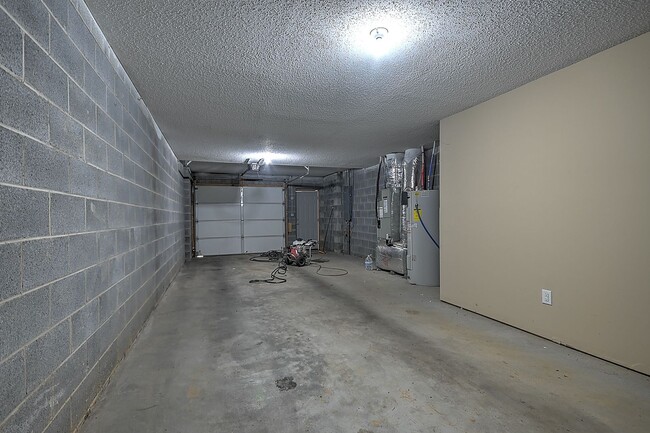 Building Photo - 132 Amanda Ln