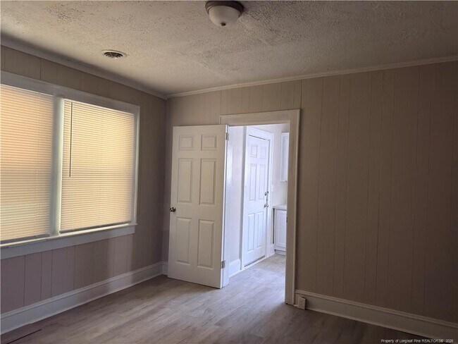 Building Photo - 307 Hawthorne Rd