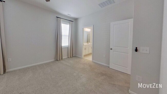 Building Photo - 553 Haywood Glen Dr