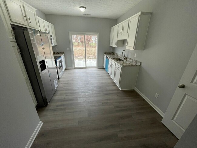 Building Photo - 1856-1858 Blackwell Road Duplex