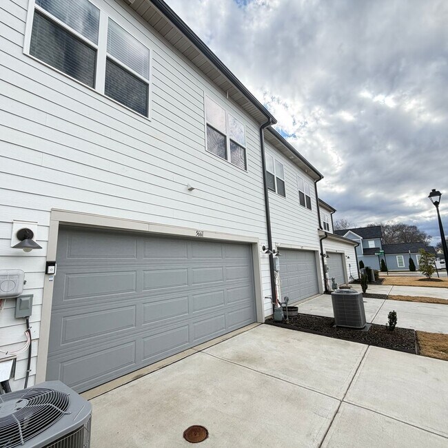 Building Photo - 1 Block from Downtown Kannapolis