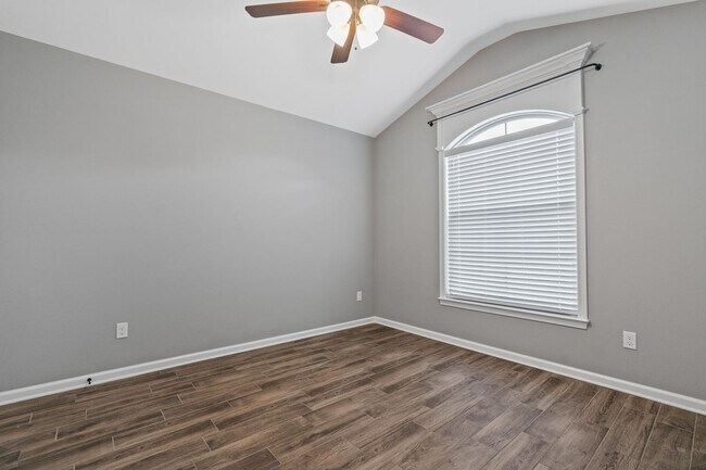 Building Photo - Millers Glen Rental!