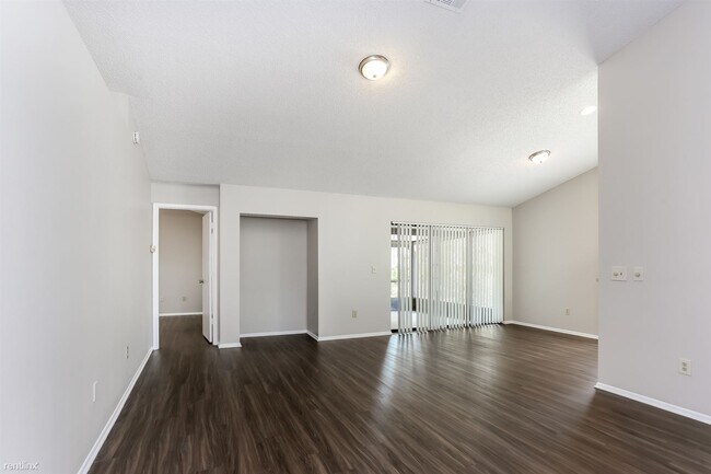 Building Photo - 3 br, 2 bath House - 13658 Laraway Dr