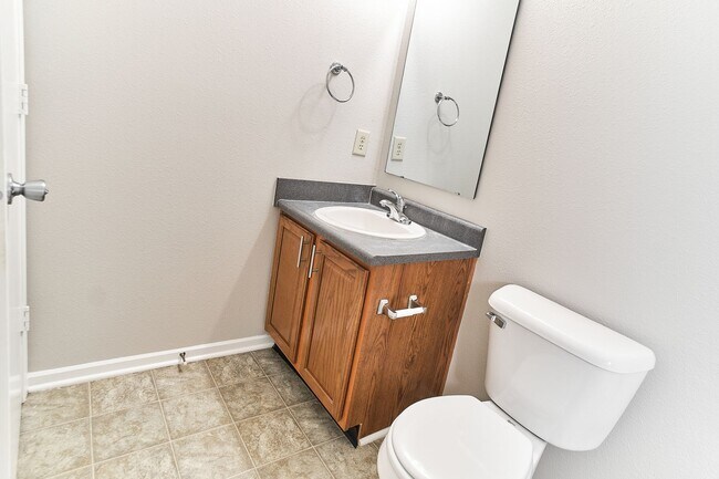Building Photo - 3 BD + Loft in HSE Schools!