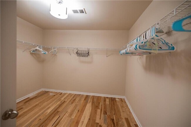 Building Photo - 4962 Weathervane Dr